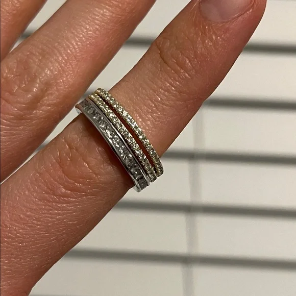 Elegant Silver and Gold Toned Ring Set - approx size 5 - Picture 2 of 2